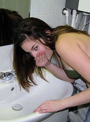 Nice brunette teen - Photo 31