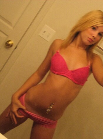 Selfpics - Blonde in Bad - Photo 30
