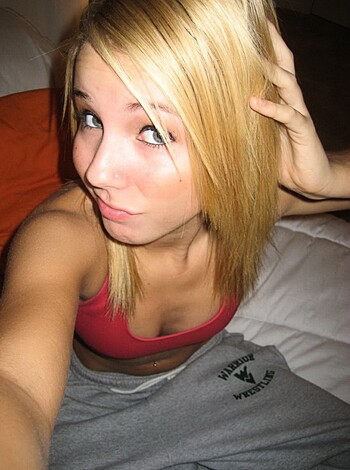 Selfpics - Blonde in Bad - Photo 37