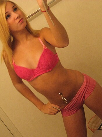 Selfpics - Blonde in Bad - Photo 57