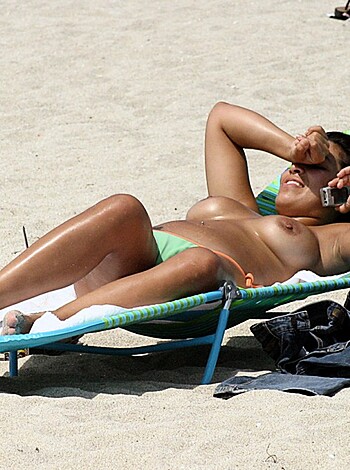 Amateur girls on beach 29 - Photo 4