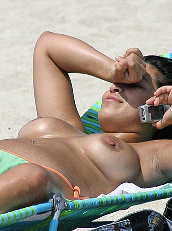 Amateur girls on beach 29 - Photo 5