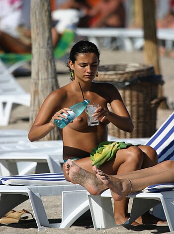 Amateur girls on beach 29 - Photo 58