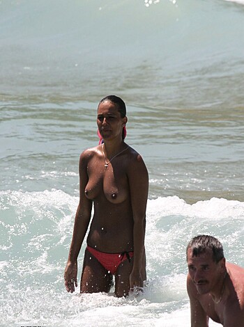 "Fucking hot nude bitch on sandy shore."