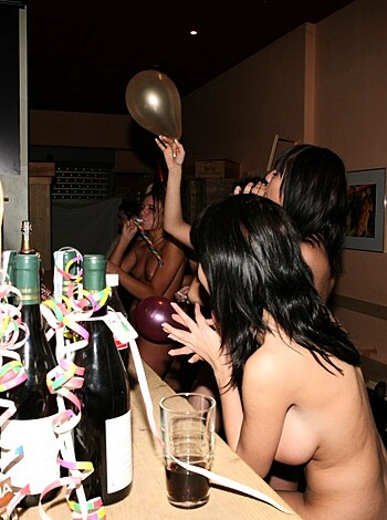 Amateur Naked Party - Photo 194
