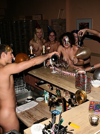 Amateur Naked Party - Photo 200