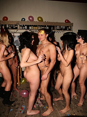 Amateur Naked Party - Photo 210