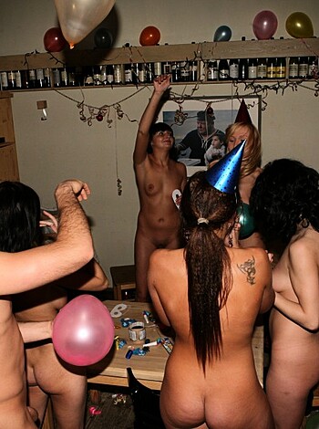 Amateur Naked Party - Photo 308