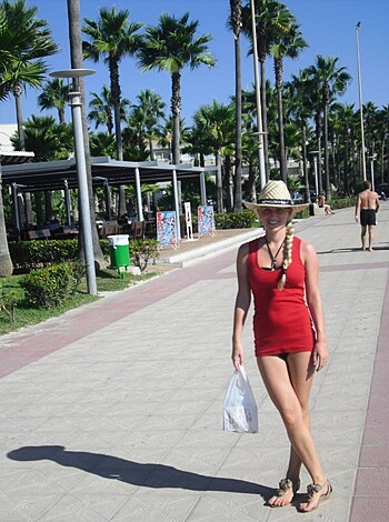 Nice blonde hot vacation beach pix - Photo 9
