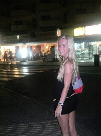 Nice blonde hot vacation beach pix - Photo 73
