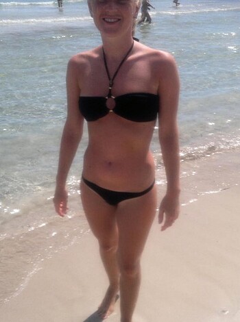Nice blonde hot vacation beach pix - Photo 97