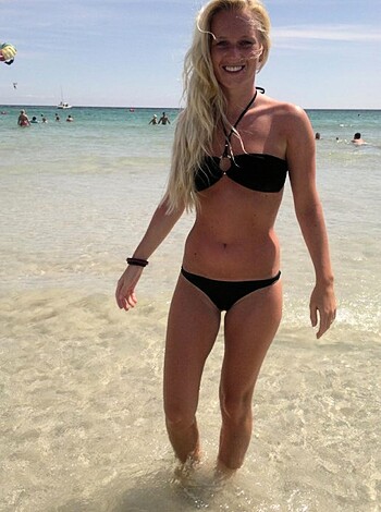 Nice blonde hot vacation beach pix - Photo 114