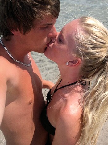Nice blonde hot vacation beach pix - Photo 121