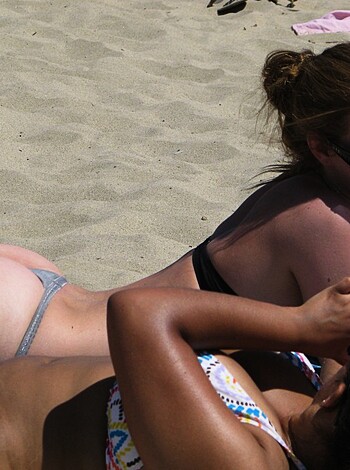 Amateur girls on beach 08 - Photo 44