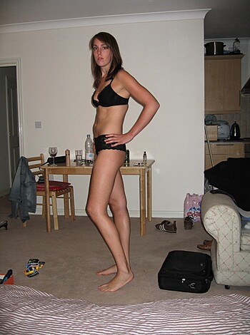 Young couple from England - Photo 36