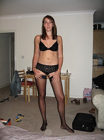 Young couple from England - Photo 35