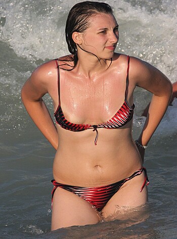 Amateur girls on beach 41 - Photo 64