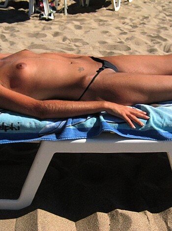 Amateur girls on beach 41 - Photo 67