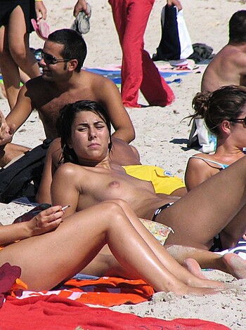 Amateur girls on beach 41 - Photo 74