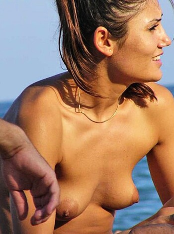Amateur girls on beach 41 - Photo 77