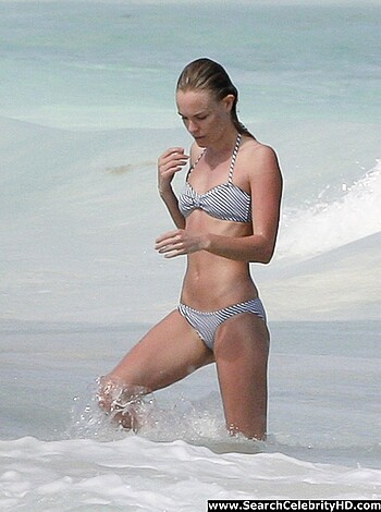 Kate Bosworth – Topless Bikini Candids in Cancun - celebrity - Photo 17