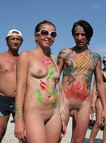 Amateur girls on beach 35 - Photo 39