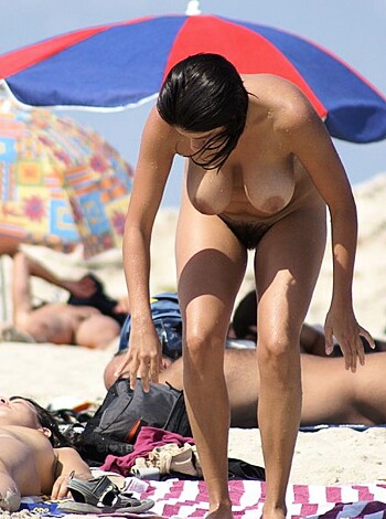Amateur girls on beach 35 - Photo 97