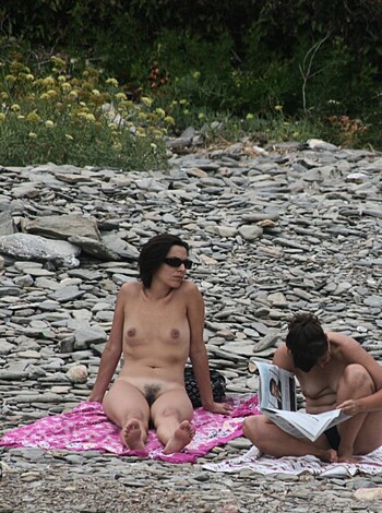 Amateur girls on beach 24 - Photo 5