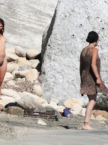 Amateur girls on beach 24 - Photo 13