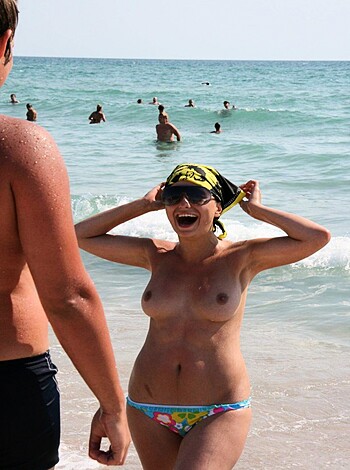 Amateur girls on beach 20 - Photo 66