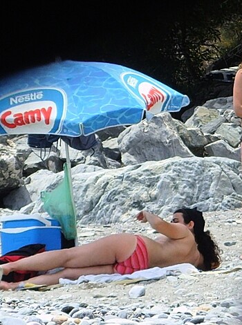 Amateur girls on beach 14 - Photo 52