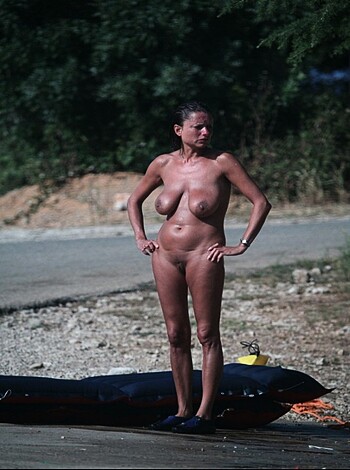 Amateur girls on beach 15 - Photo 5