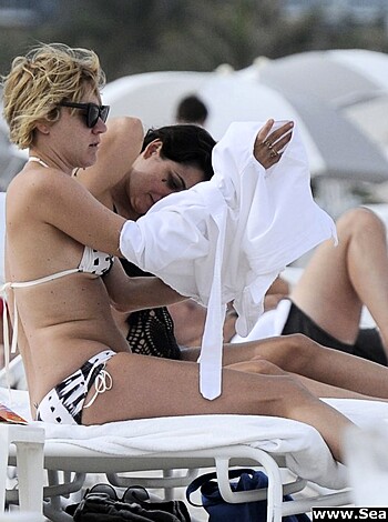 Chloe Sevigny shows off bikini body in Miami Beach - celebrity - Photo 15