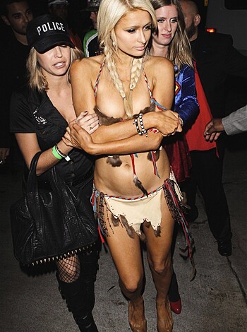Paris Hilton – Halloween Party - celebrity - Photo 7