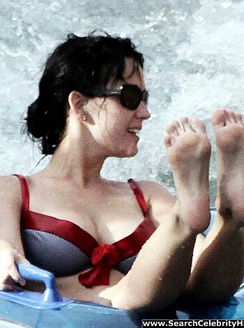 Katy Perry - Bikini Candids at Atlantis Paradise Island - celebrity - Photo 18
