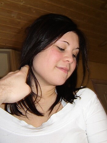 Young and Sexy Amateur Teen shows her Body 15 - Photo 4