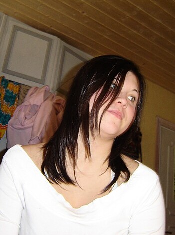 Young and Sexy Amateur Teen shows her Body 15 - Photo 6