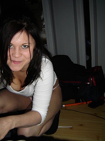 Young and Sexy Amateur Teen shows her Body 15 - Photo 12