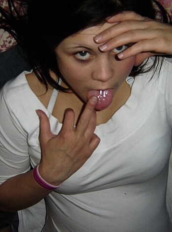 Young and Sexy Amateur Teen shows her Body 15 - Photo 29