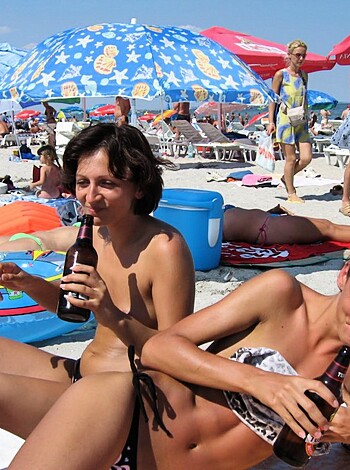 Babe on Vacation 13 - Photo 6