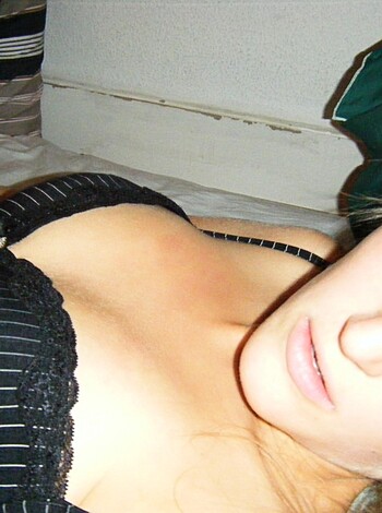 Horny Blonde Amateur Teen Babe 8 - Photo 9