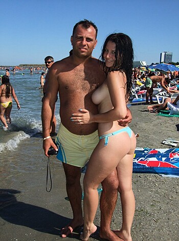 Romanian girl on the beach - Photo 18