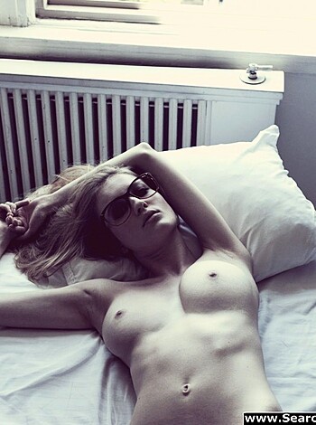 Enya Bakunova Posing Topless - Photo 19