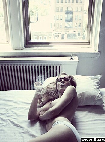 Enya Bakunova Posing Topless - Photo 21