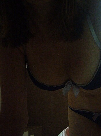Nude Amateur - Photo 12