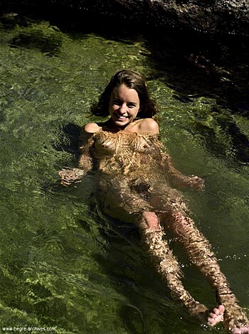 Sexy in the water - Photo 1