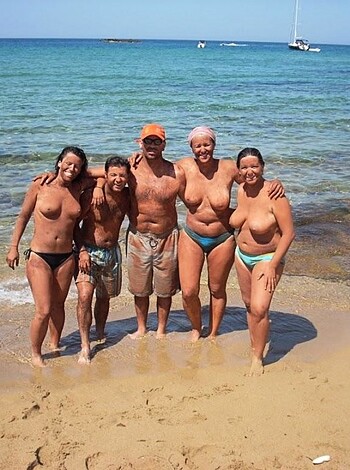 "F*ckin' buncha nude dudes standin' on the sand, playin' f*ckin' photog!"