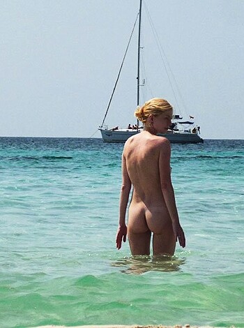 Nudist Beach 06 - Photo 22