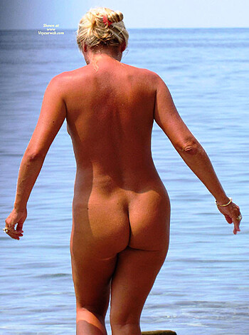 Nudist Beach 32 - Photo 4