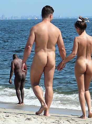 "Here's a fucking naked dude with his ass facing the camera, bonin' some chick on the goddamn shore."